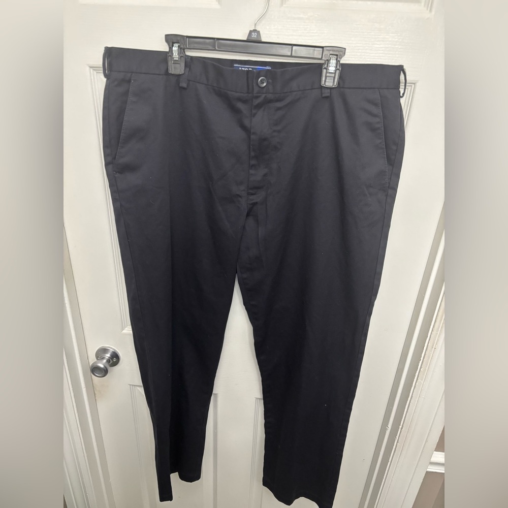 Izod Men's Charcoal Gray Straight Cut Classic Career Casual Chinos, 40 x 32